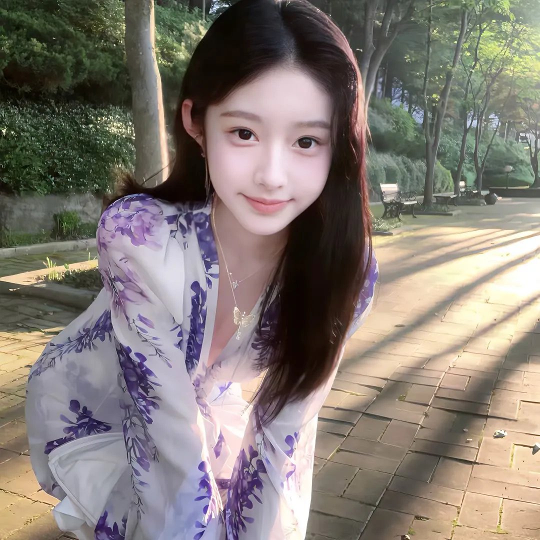 校服的裙摆